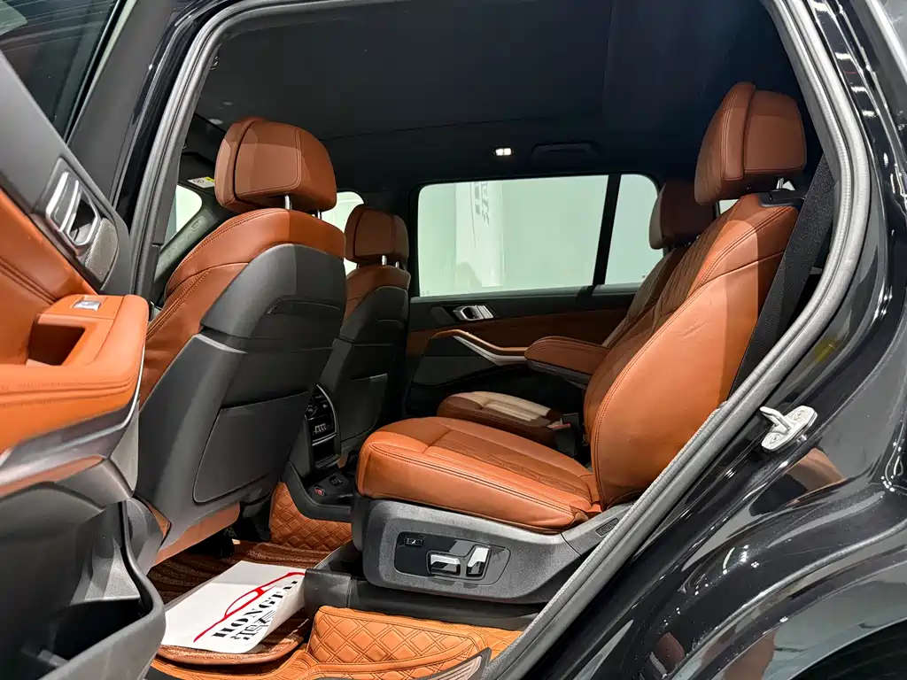 BMW X7 2020 xDrive40i Luxury Package