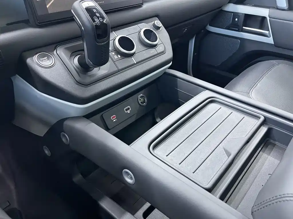 Land Rover Defender 2024 110 3.0T P400 X-DYNAMIC HSE