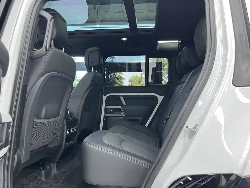 Land Rover Defender 2024 110 3.0T P400 X-DYNAMIC HSE