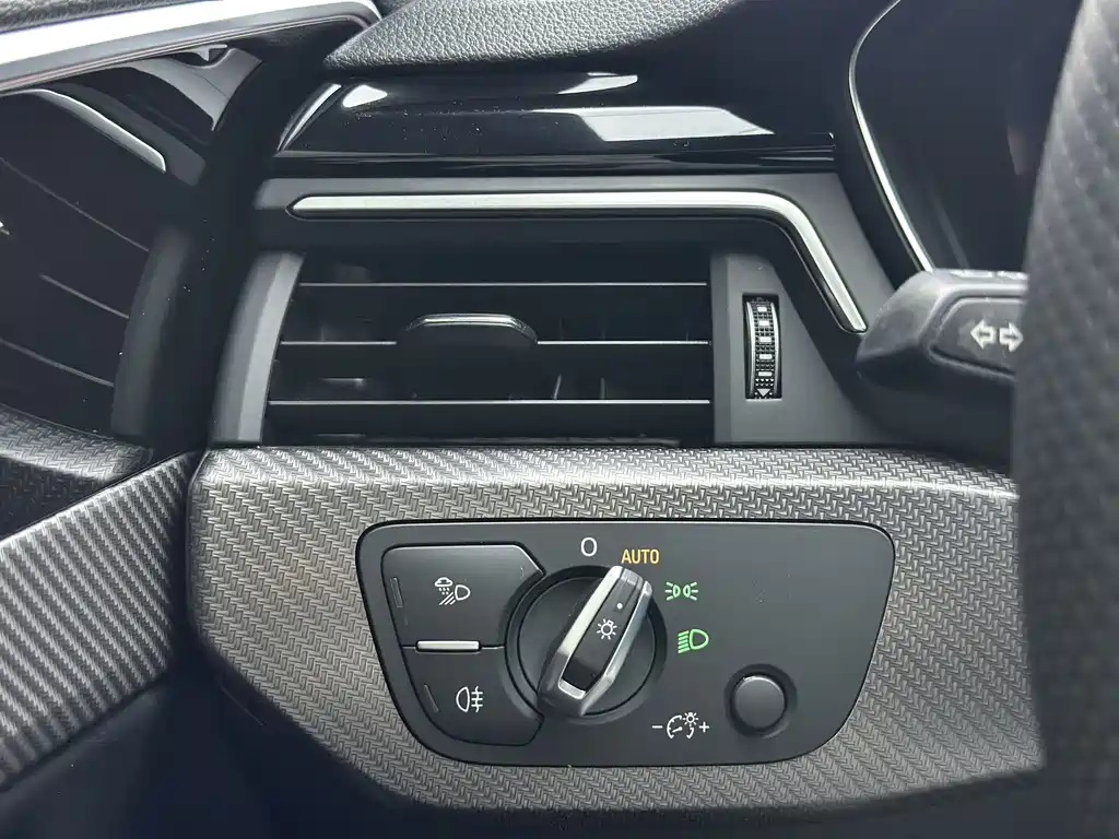 Audi A4L 2022 40 TFSI quattro RS Kit Fuel Efficiency Version