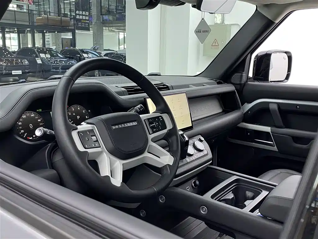 Land Rover Defender 2023 Edition 110 3.0T P400 Dark Special Edition