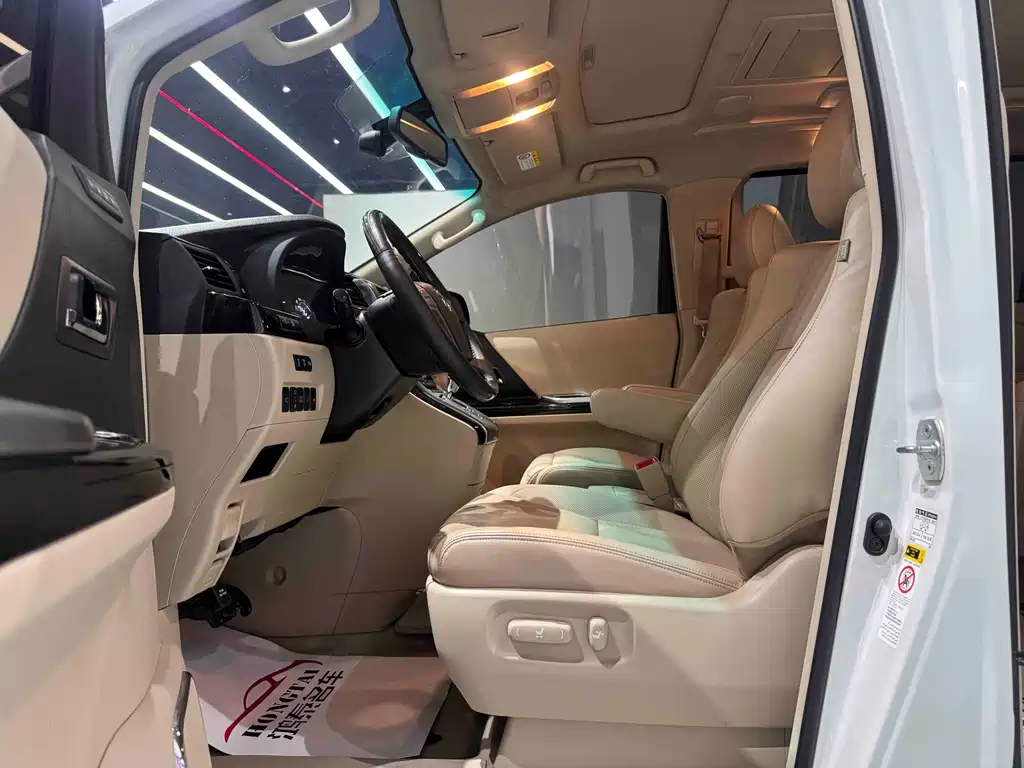 Alphard 2012 3.5L Luxury Edition