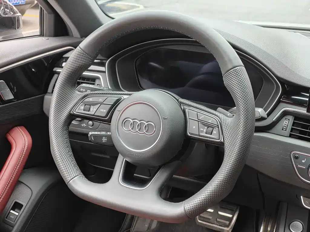 Audi A4L 2024 40 TFSI Luxury Dynamic Edition