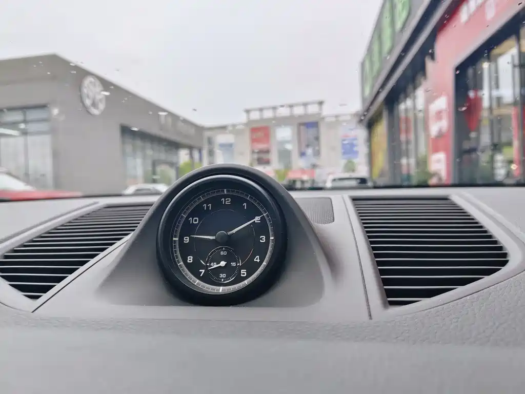 Macan 2023 2.0T