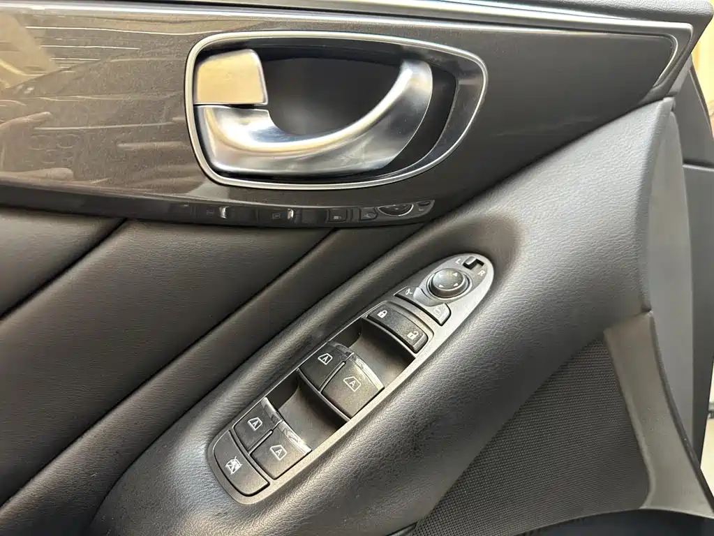 Infiniti Q50 2014 2.0T Comfort Edition