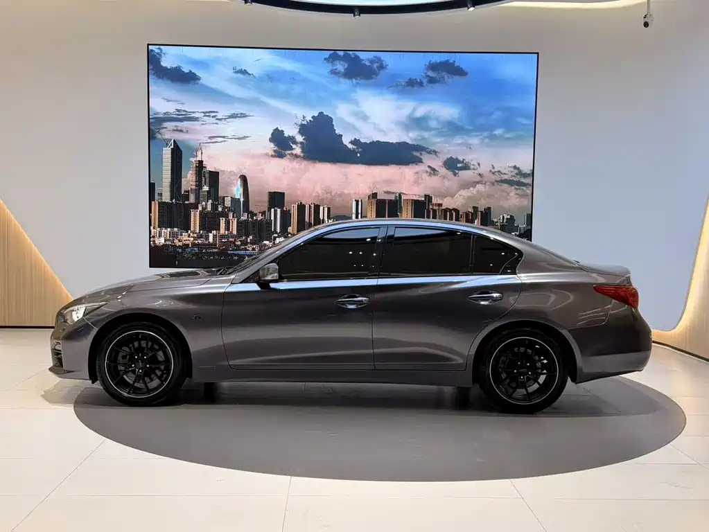 Infiniti Q50 2014 2.0T Comfort Edition