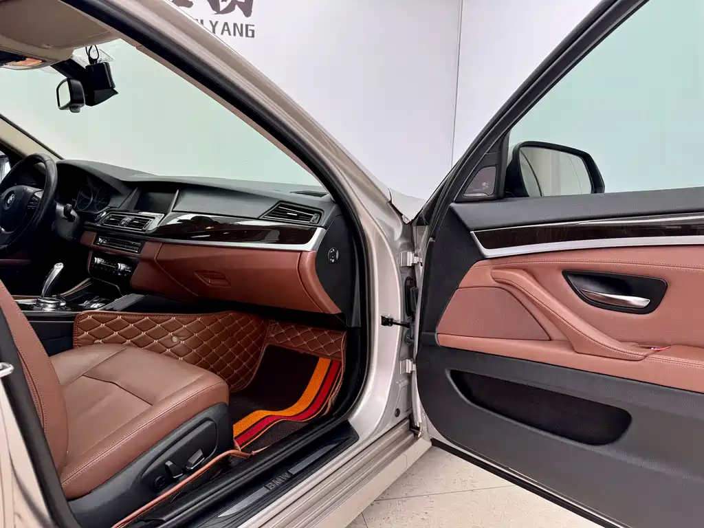 BMW 5 Series 2014 528Li Leading Edition