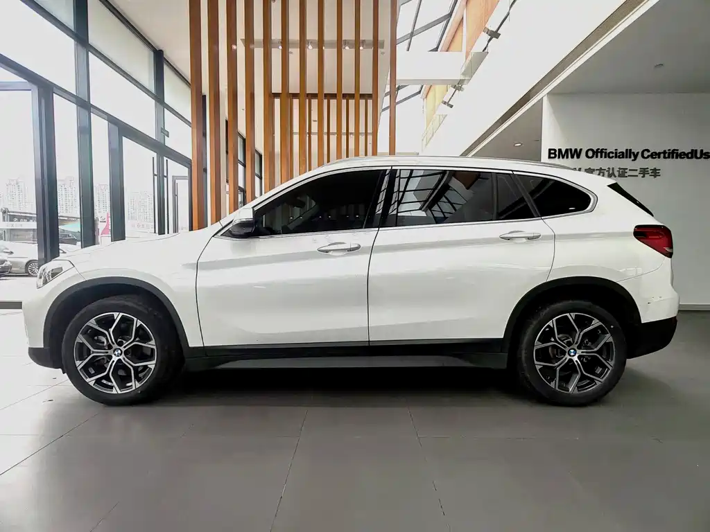 BMW X1 2022 sDrive25Li Leading Edition
