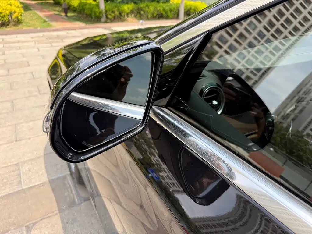 Mercedes-Benz E-Class 2023 E 300 L Fashion Edition