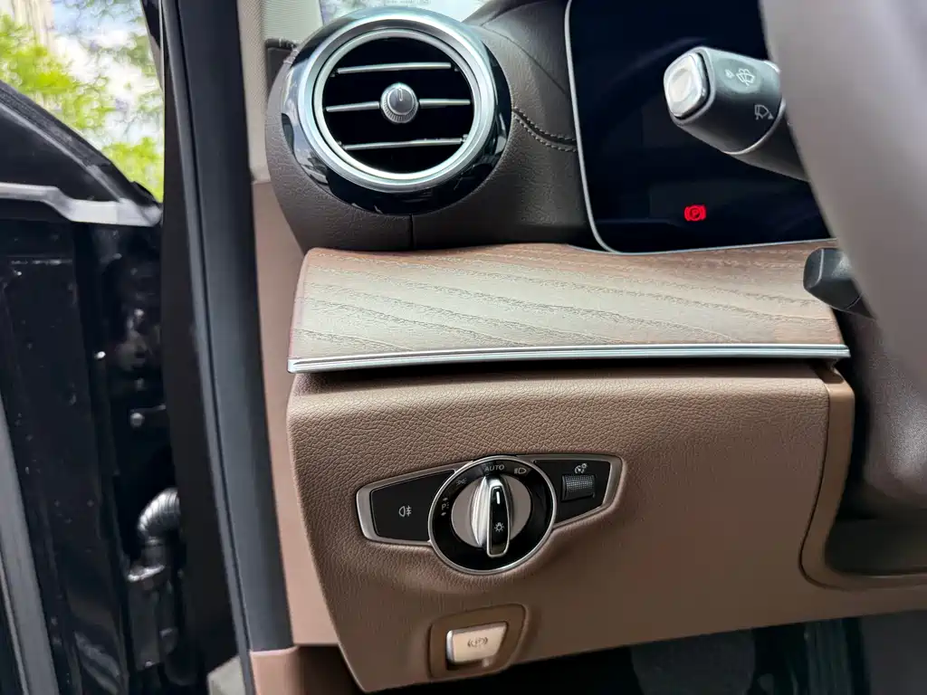 Mercedes-Benz E-Class 2023 E 300 L Fashion Edition