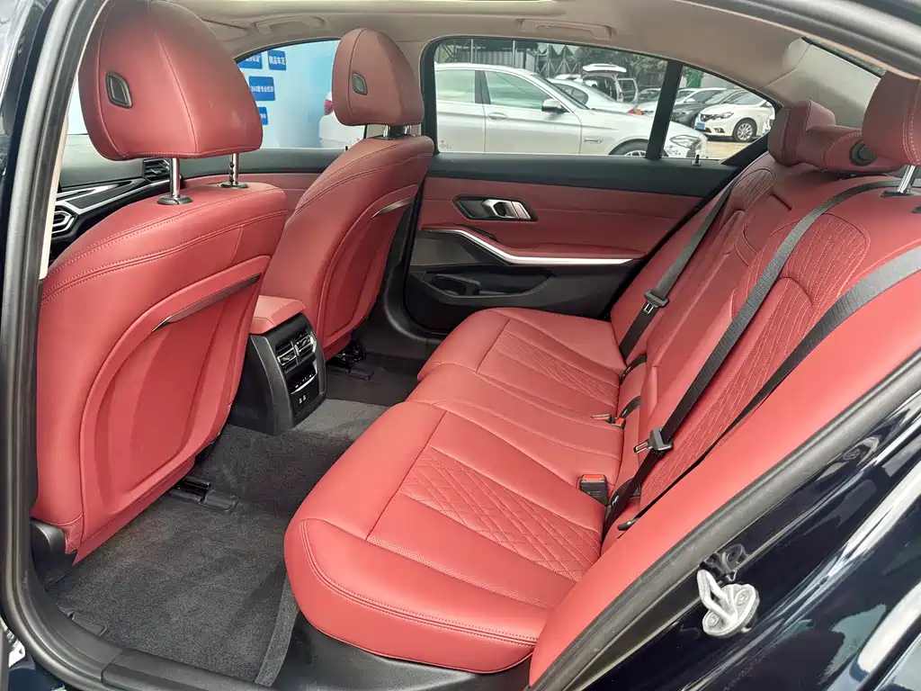 BMW i3 2024 model eDrive 35 L