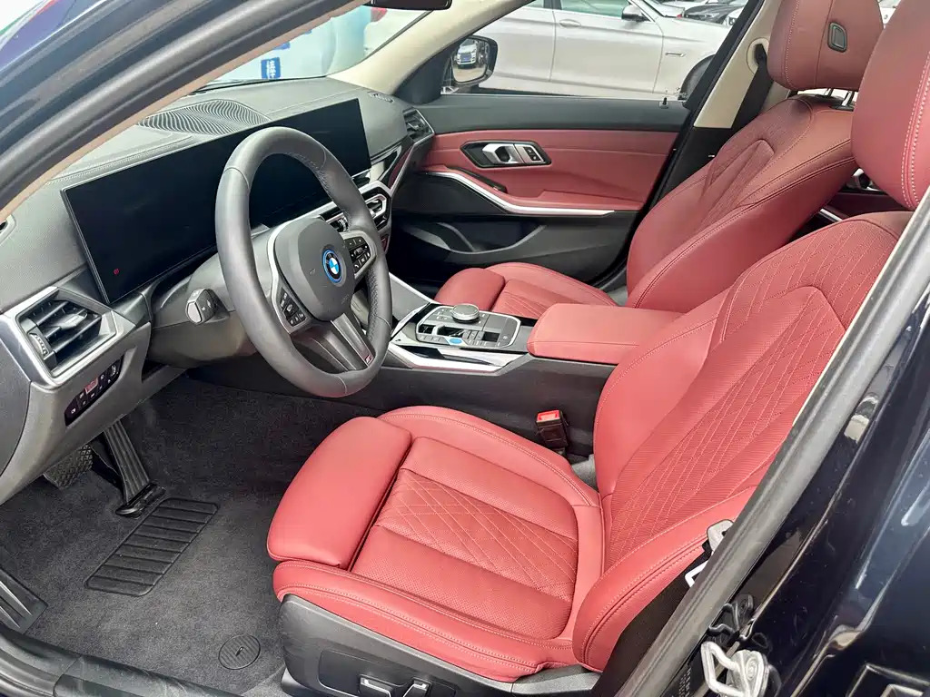 BMW i3 2024 model eDrive 35 L