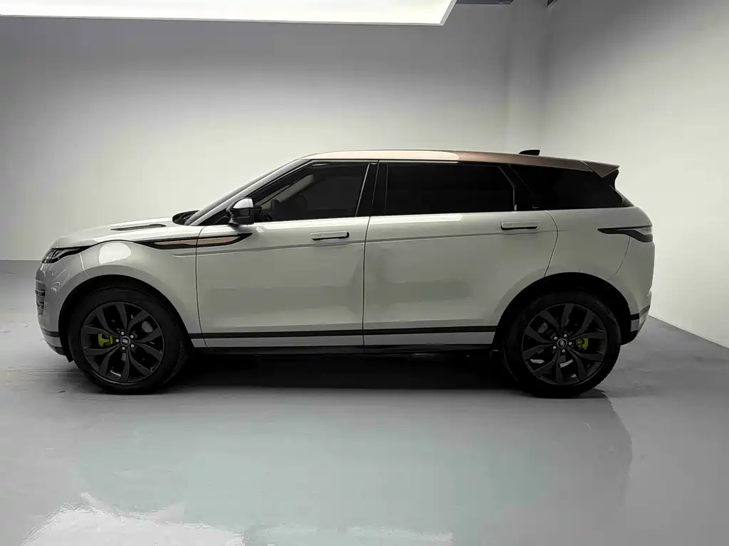Range Rover Vogue 2023 249PS Collins Bronze Special Edition
