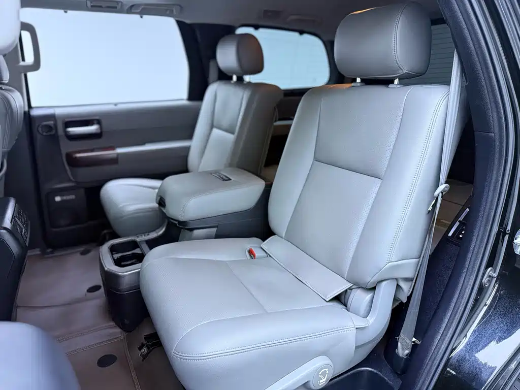 Tundra 2010 5.7 Platinum Edition