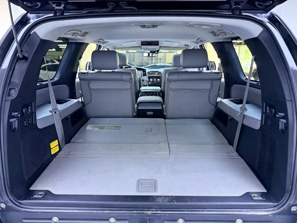 Tundra 2010 5.7 Platinum Edition