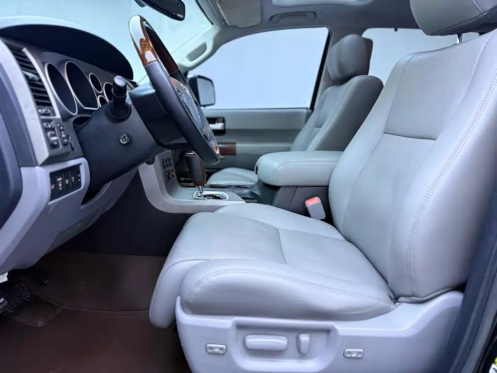 Tundra 2010 5.7 Platinum Edition