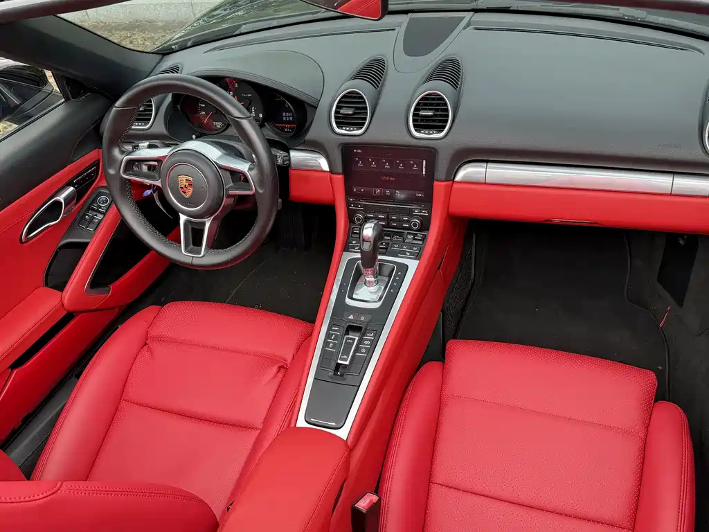 Porsche 718 Boxster 2.0T 2018 Model