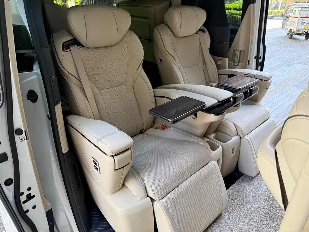 Alphard 2024款 Hybrid 2.5L Premium Edition