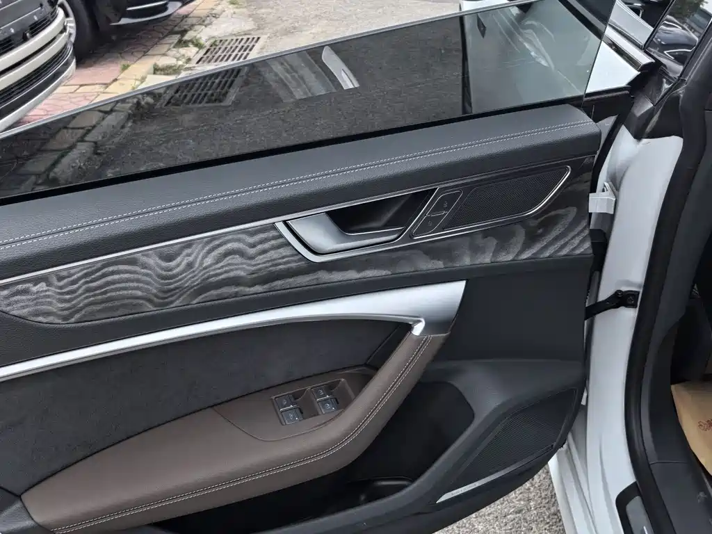 Audi A7L 2022 55 TFSI quattro S-line Jing Yuan Edition Yueshie Package