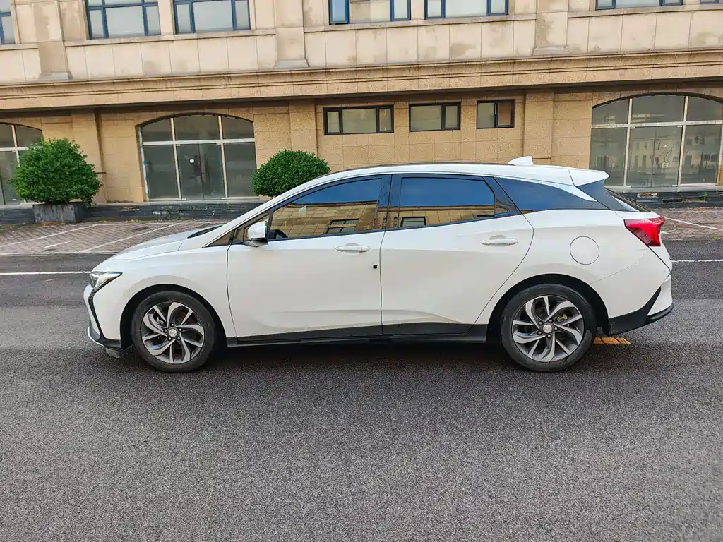 Volkswagen ID.6 2022 Plug-in Hybrid Connected Sharing Edition