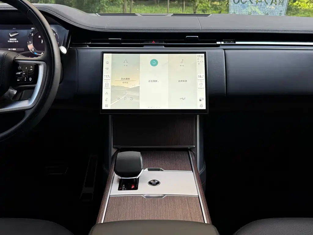 Range Rover 2024 3.0 L6 400PS Creation Extended Edition