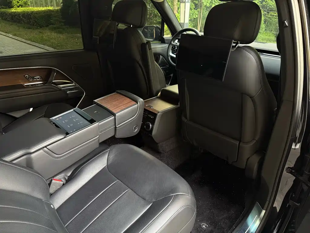 Range Rover 2024 3.0 L6 400PS Creation Extended Edition