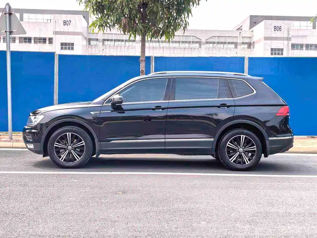 Tiguan L 2019 330 TSI Automatic 2WD Panoramic Comfort Edition National VI