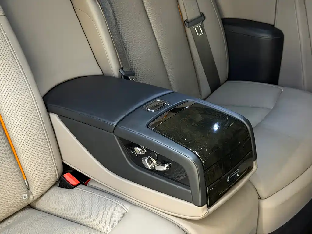Phantom 2018 6.7T Long Wheelbase Edition