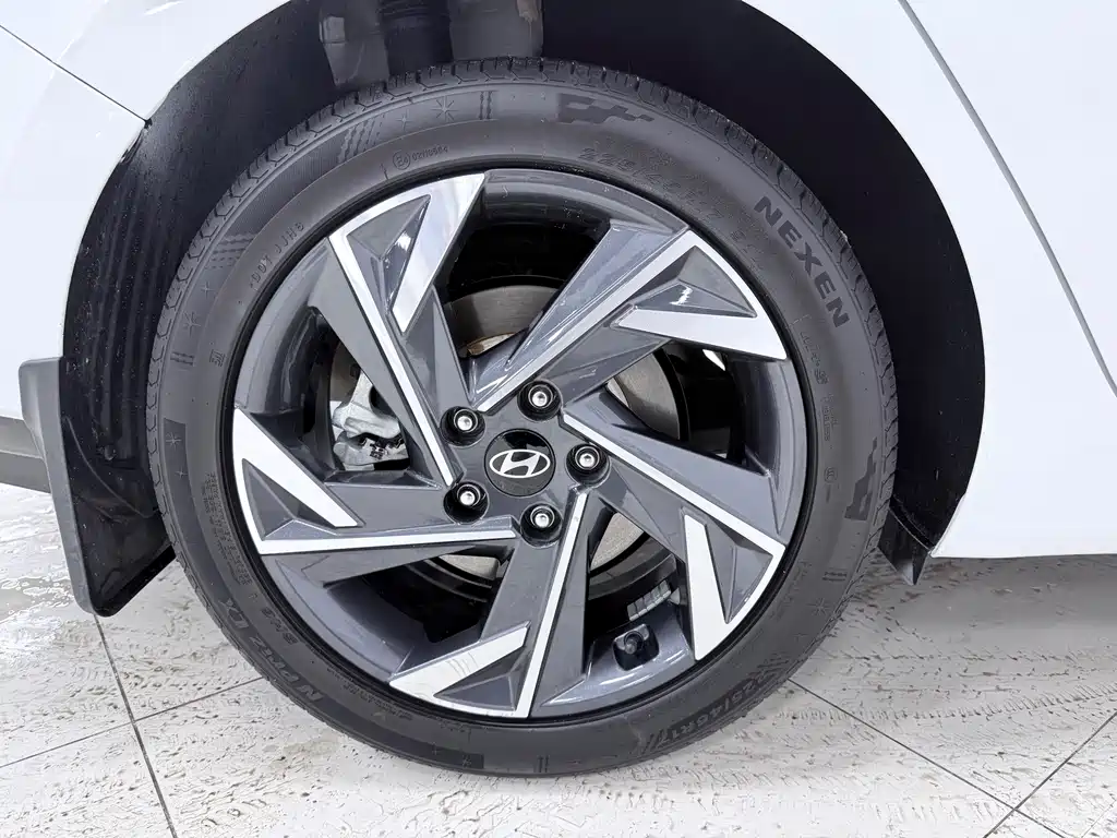 Elantra 2023 1.5L CVT LUX Prestige Edition