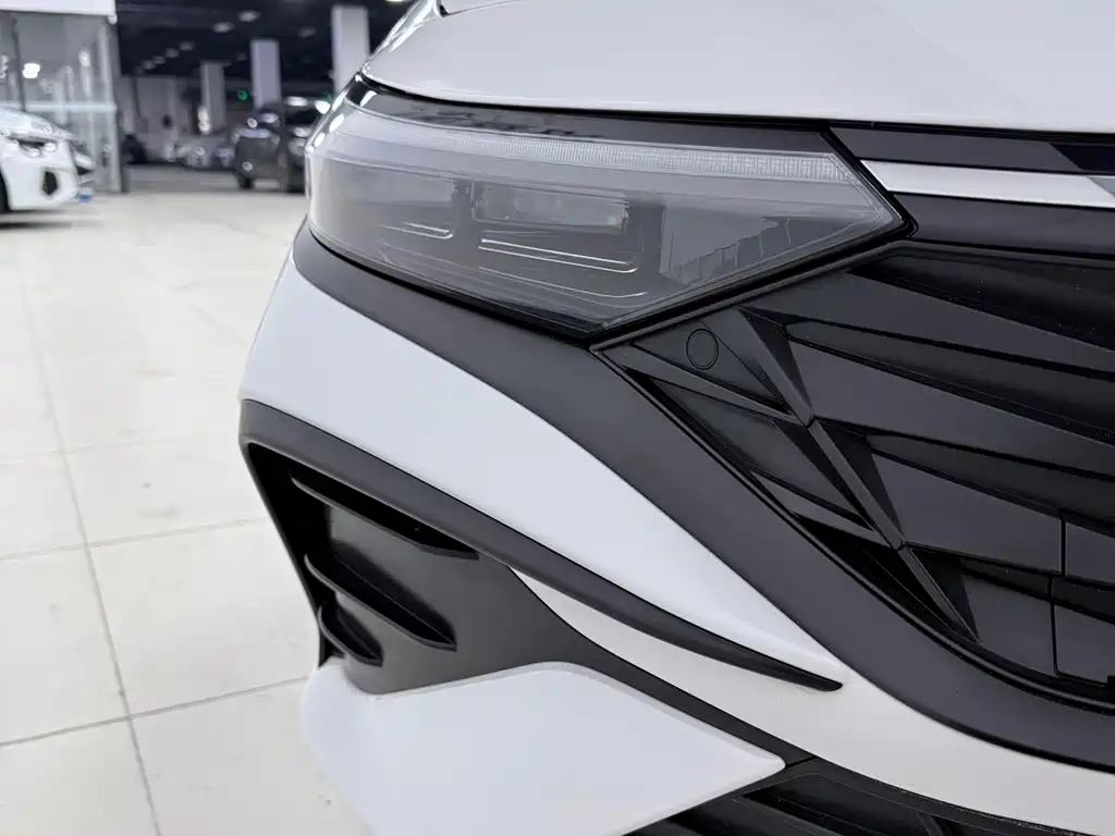 Elantra 2023 1.5L CVT LUX Prestige Edition