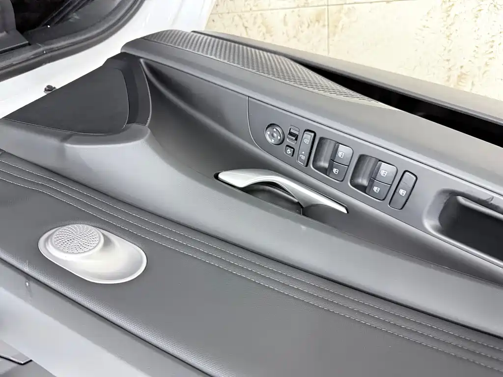 Elantra 2023 1.5L CVT LUX Prestige Edition