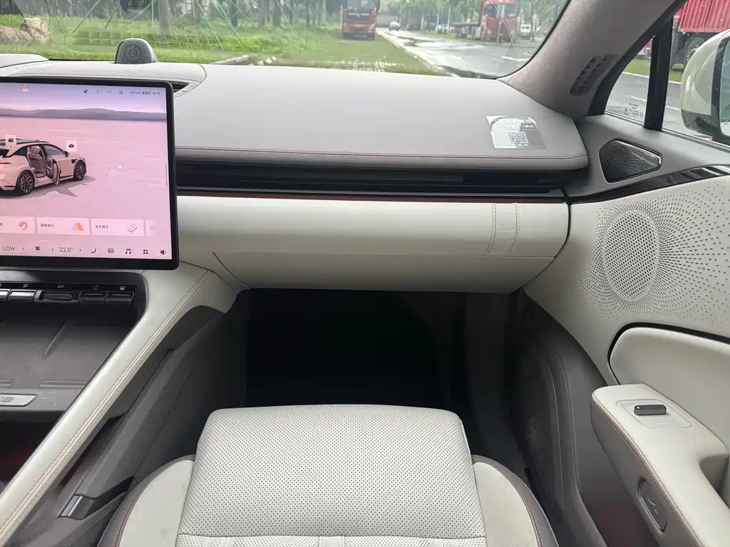 Jizhe 007 GT 2025 Edition Four-wheel Drive Intelligent Driving Version 75kWh