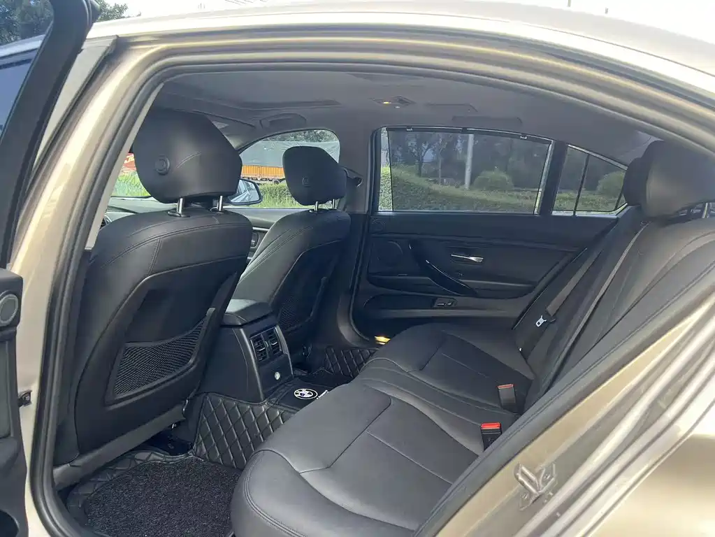 BMW 3 Series 2018 318Li