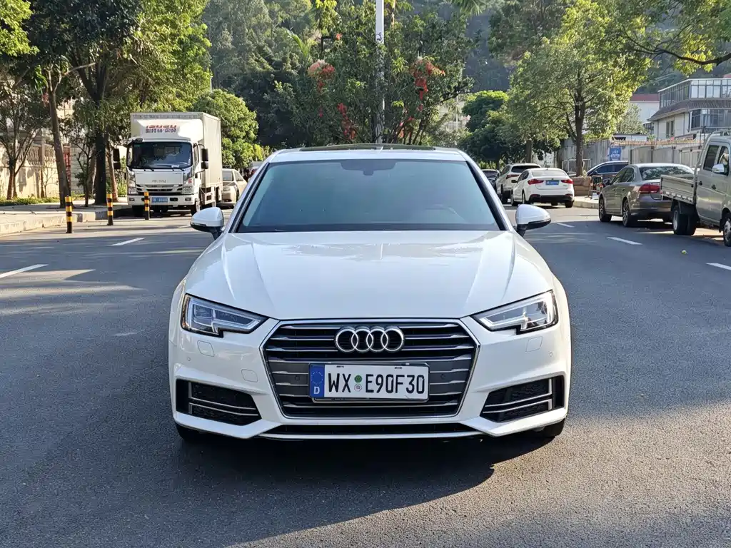Audi A4L 2018 30th Anniversary Edition 40 TFSI Fashion Model