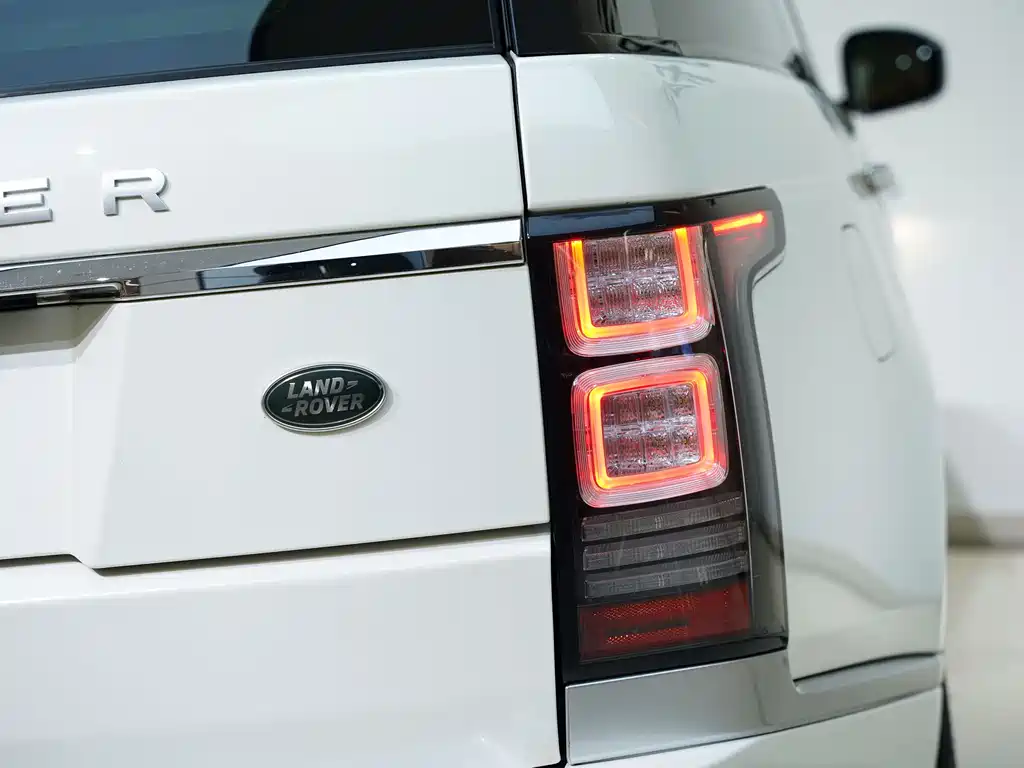 Range Rover 2014 Model 5.0 SC V8 AB Summit Creation Extended US Specification Edition
