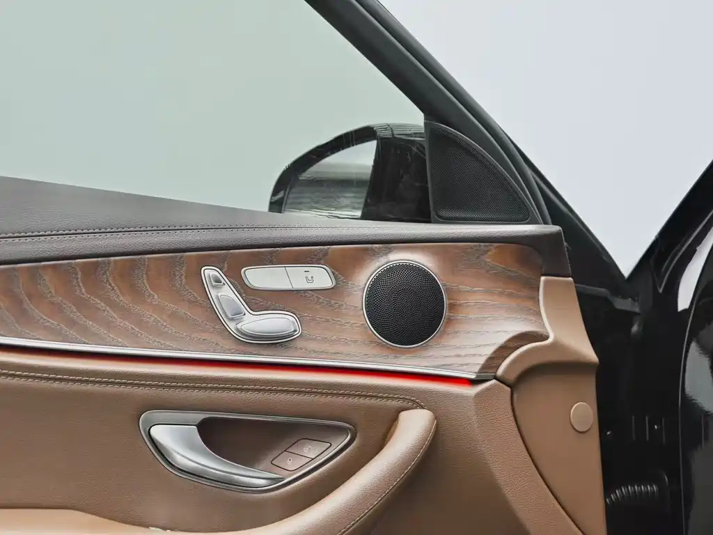 Mercedes-Benz E-Class 2023 E 260 L