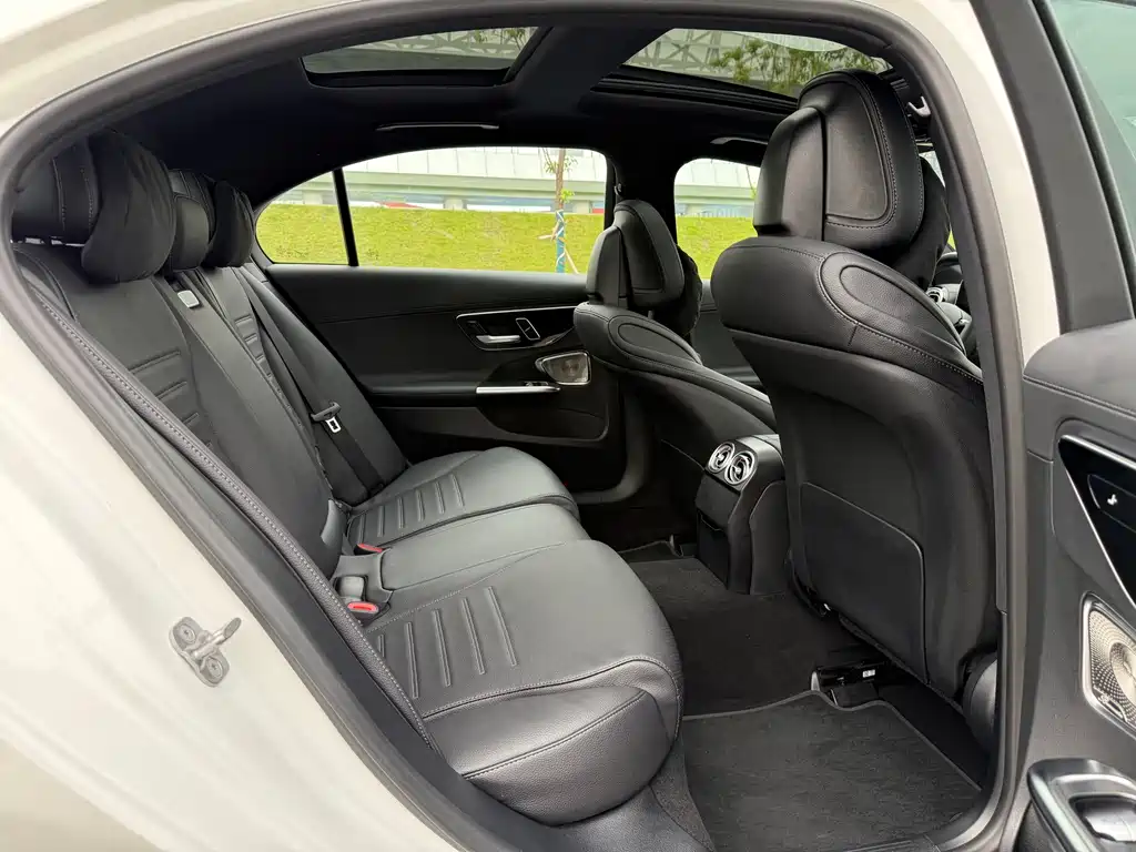 Mercedes-Benz C 2025 C 260 L Night Motion Edition