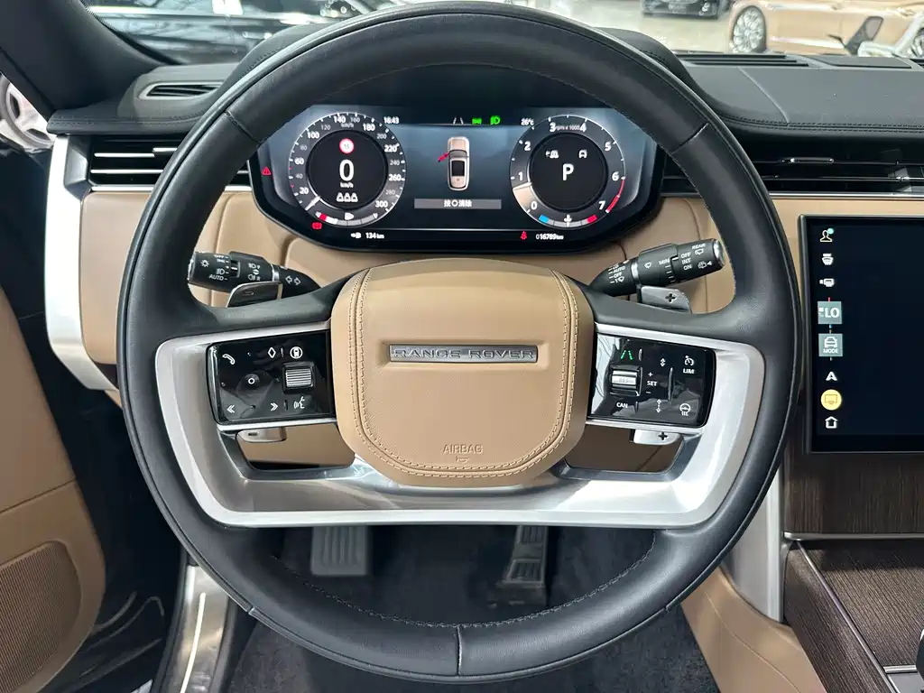 Range Rover 2025 Edition 3.0 L6 400PS Grand Extended Version