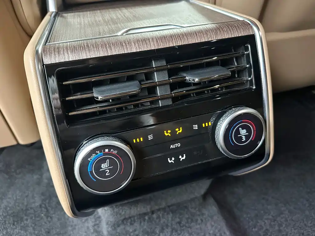 Range Rover 2025 Edition 3.0 L6 400PS Grand Extended Version