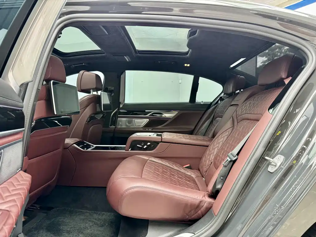 BMW 7 Series 2019 740Li xDrive Executive M Sport Package