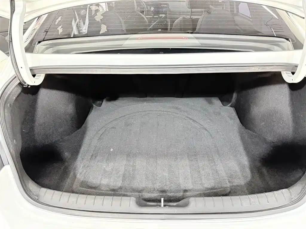 Elantra 2023 1.5L CVT LUX Prestige Edition