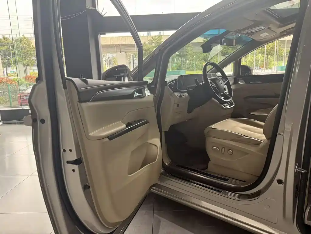 Buick GL8 2022 ES Luxury 653T
