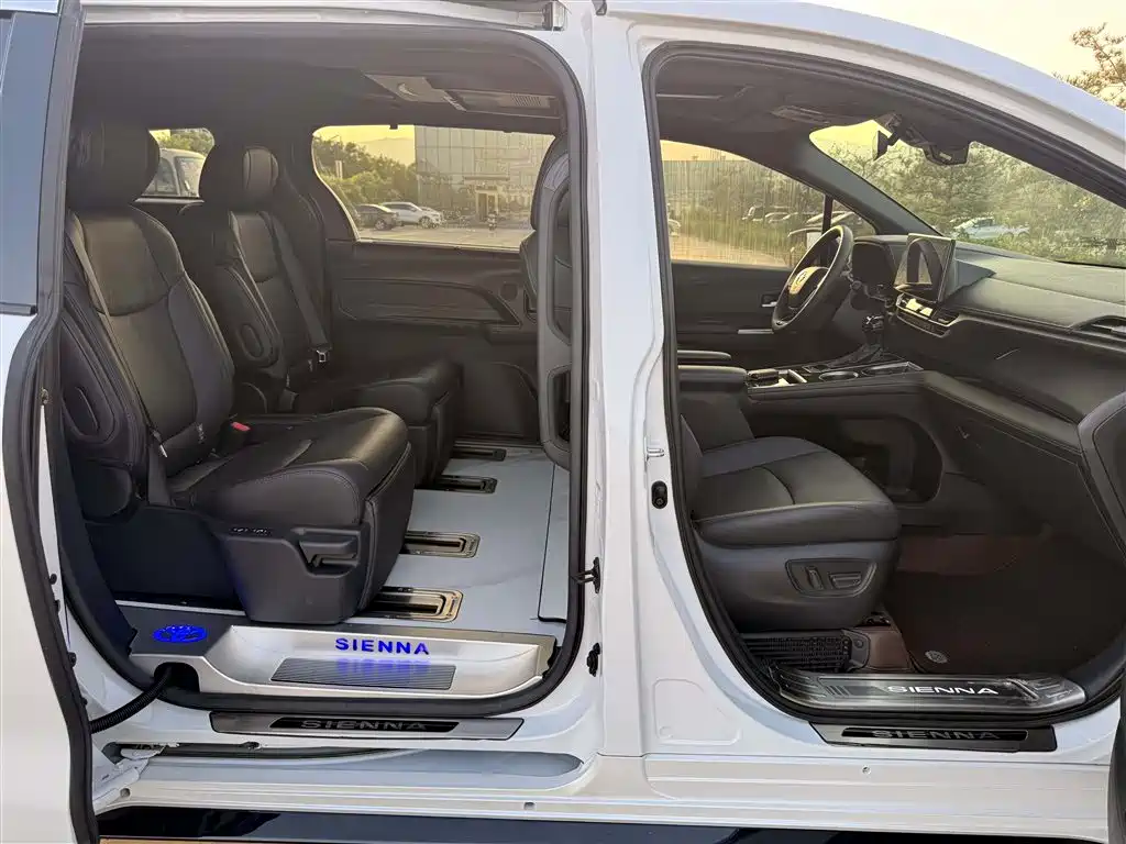 Sienna 2023 2.5L Hybrid Prestige Edition