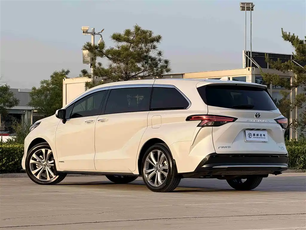 Sienna 2023 2.5L Hybrid Prestige Edition