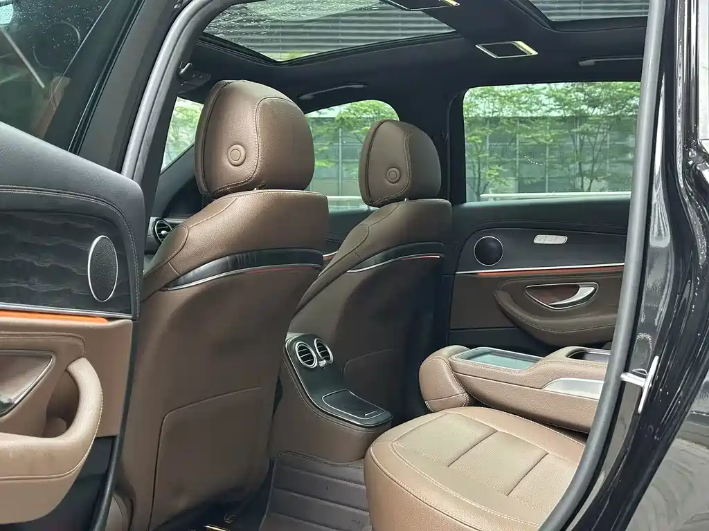 Mercedes-Benz E-Class 2022 Facelift 3 E 300 L Sporty and Stylish Edition