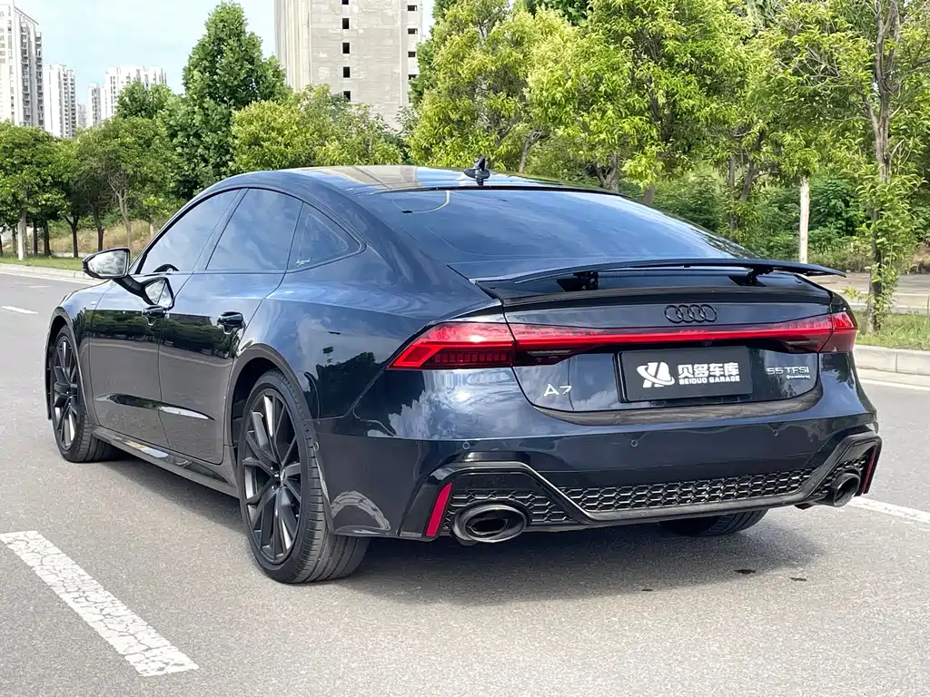 Audi A7 2023 55 TFSI quattro Premium trim