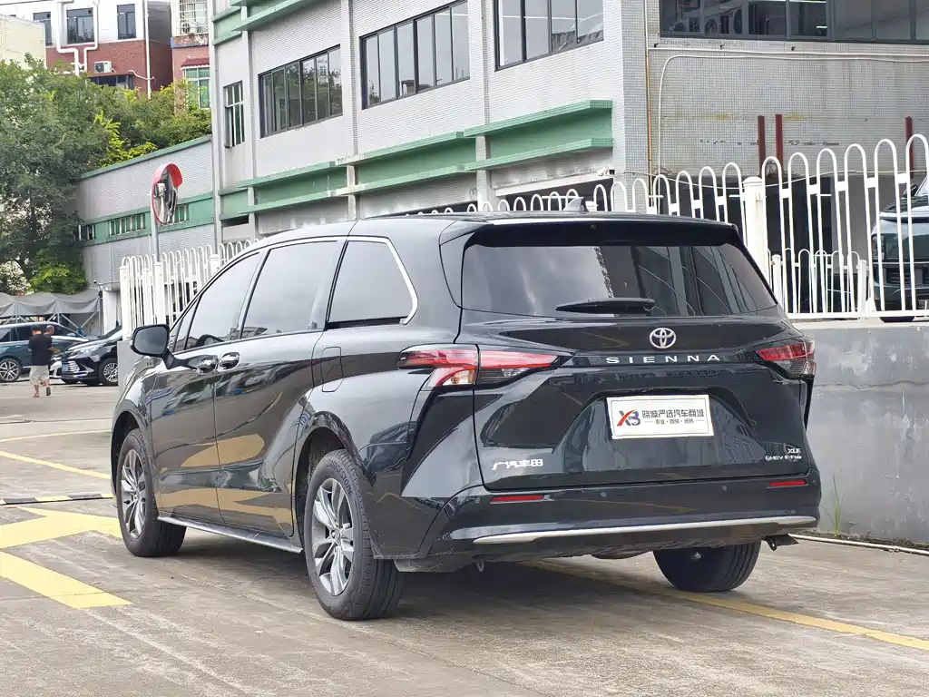 Sienna 2026 2.5L Hybrid 4WD Luxury Edition