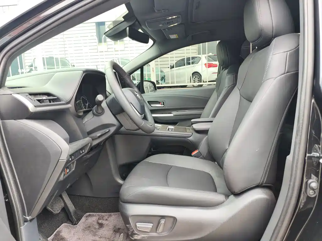 Sienna 2026 2.5L Hybrid 4WD Luxury Edition