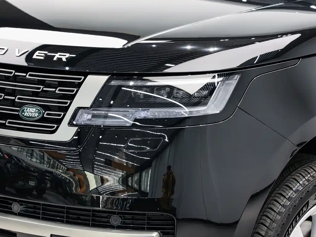 Range Rover 2025 Edition 3.0 L6 400PS Grand Extended Version