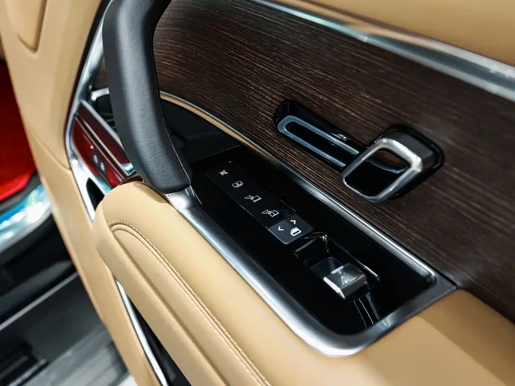 Range Rover 2025 Edition 3.0 L6 400PS Grand Extended Version